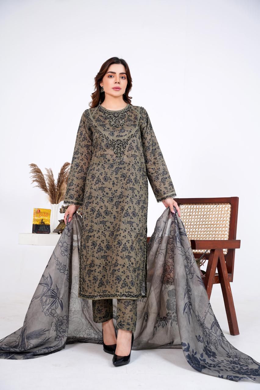 Embroidered Lawn 3PC Suit